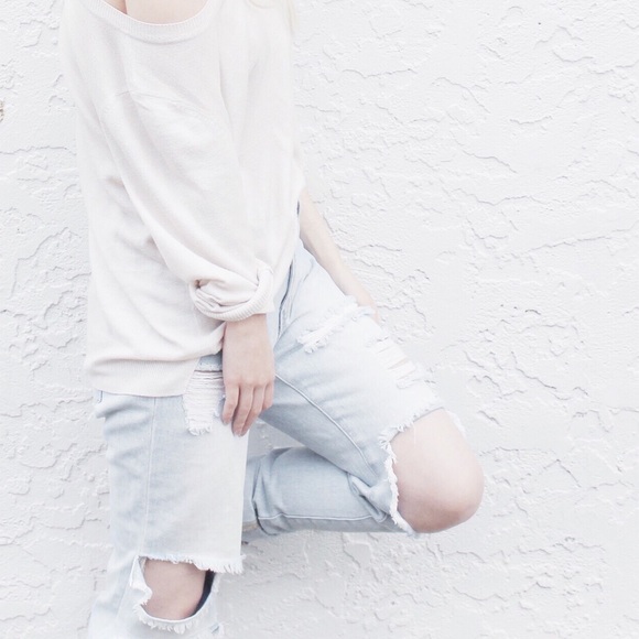 F21 Distressed Blue Jeans - Picture 2 of 12